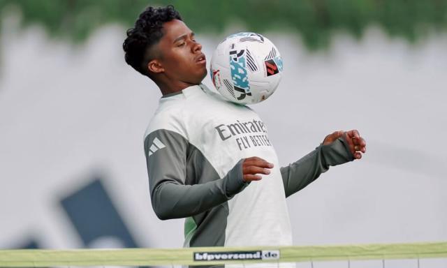 现在看来, 他踢不上球, 去英格兰行 现在看来, 他踢不上球, 去英格兰行